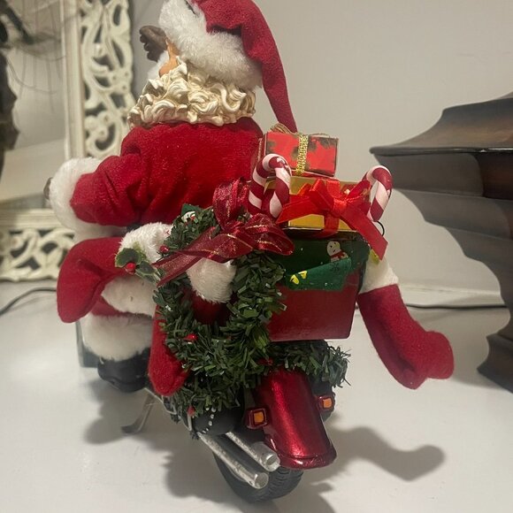 Motorcycle Santa Decor - Picture 12 of 16